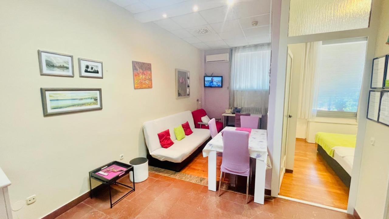 Vintage Apartment Inside City Galleria - ザダル エクステリア 写真