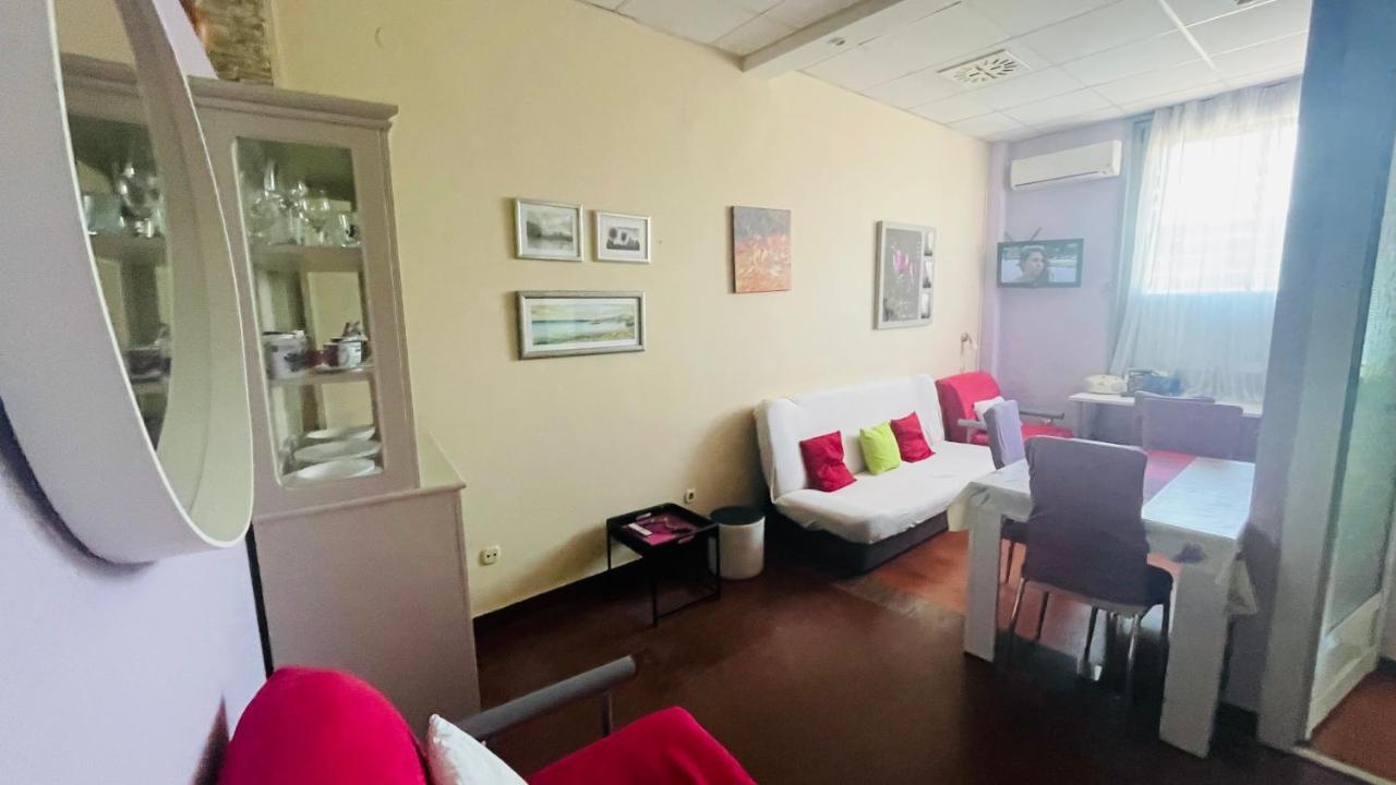 Vintage Apartment Inside City Galleria - ザダル エクステリア 写真