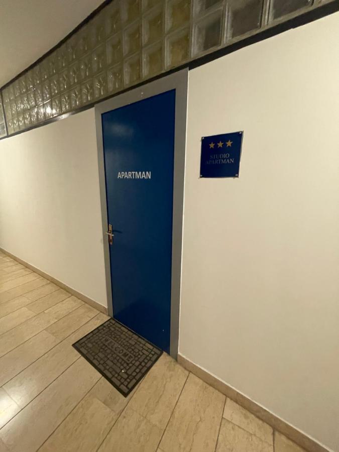 Vintage Apartment Inside City Galleria - ザダル エクステリア 写真